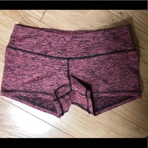 Fleo shorts size small